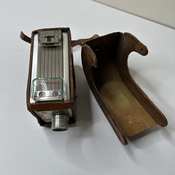 Kodak Brownie Turret f/1.9 8mm  Vintage Movie Camera Leather Case 1940s - Picture 6 of 10